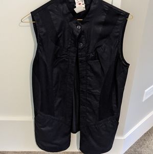 Adorable black top - freshly dry cleaned